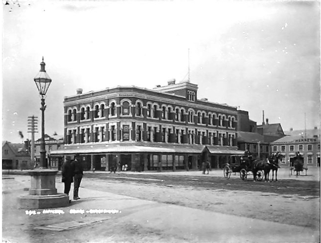 A glimpse of the old Warner's Hotel at far right, in the nor-eastern corner of Cathedral Square with Colombo street north in the foreground. Photo by Burton Brothers, late 19th century. Source: Museum of NZ Collections Online Ref: C.011553